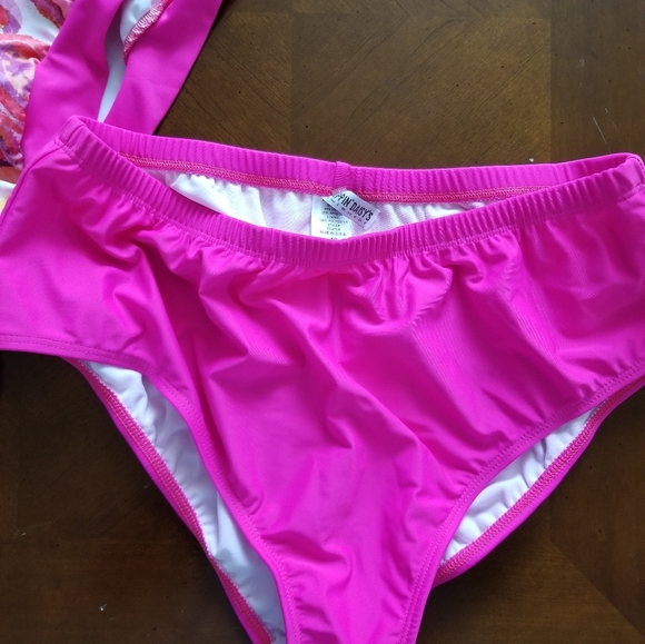 Two Piece Swimsuit - Picture 5 of 8